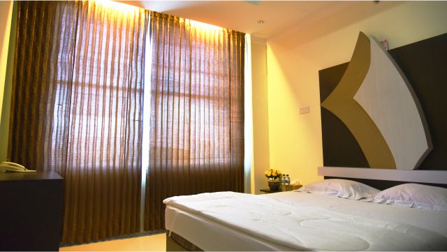 Siti Manggopoh Apartemen A 